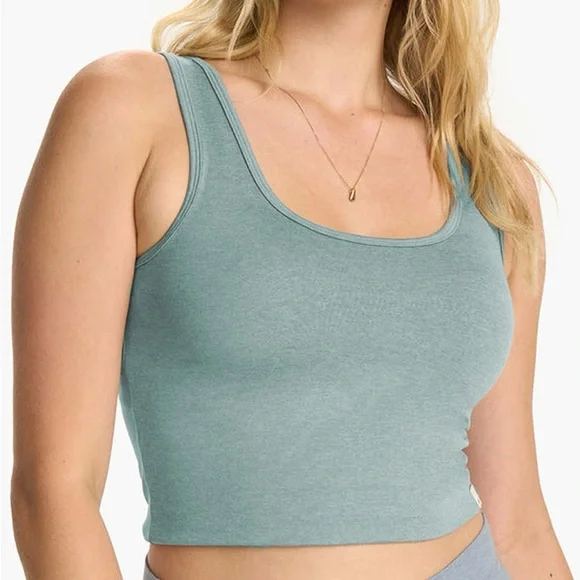 VUORI WOMEN'S HALO ESSENTIAL TANK MEDIUM VINTAGE PISTACHIO HEATHER MEDIUM - Picture 3 of 8